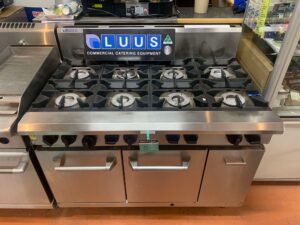 LUUS 8 BURNER STOVE AND OVEN